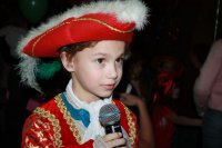 Дуэт Тамерлана и Алёны презентовали Новогоднюю песню детям