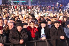 Президент Украины торжественно зажёг главную ёлку страны