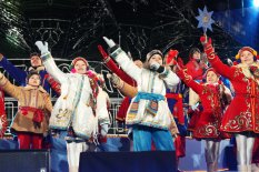 День Святого Миколая на Майдані Незалежності. Церемонія запалення вогників ялинки