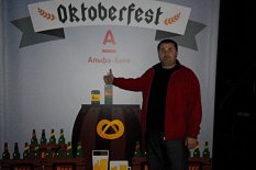 Oktoberfest в пивном пабе Шульц