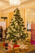 DeluxeSound инсталляция благотворительного Рождественского вечера "В ожидании чуда" в Fairmont Grand Hotel Kyiv