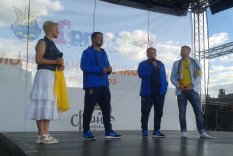Флешмоб и концерт в фан-городке ЕВРО - 2016 на Троицкой площади