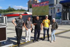 Флешмоб и концерт в фан-городке ЕВРО - 2016 на Троицкой площади