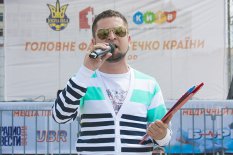 DeluxeSound DJs на сцене главного фан-городка ЕВРО - 2016 на Троицкой площади