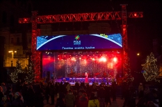 Шестой праздничный предновогодний концерт на Софийской площади
