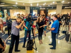 Официальная церемония взвешивание бойцов перед турниром WWFC 7 в Киеве 