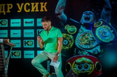 Пресс-конференция абсолютного чемпиона мира Александра Усика в ТРЦ Gulliver